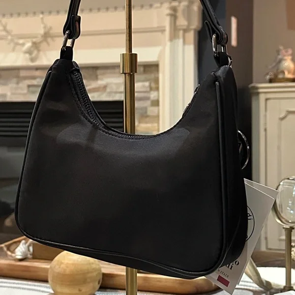 Authentic Valentino Orlandi Shoulder Bag, Style V-3105 in Black NWT & Uncarried